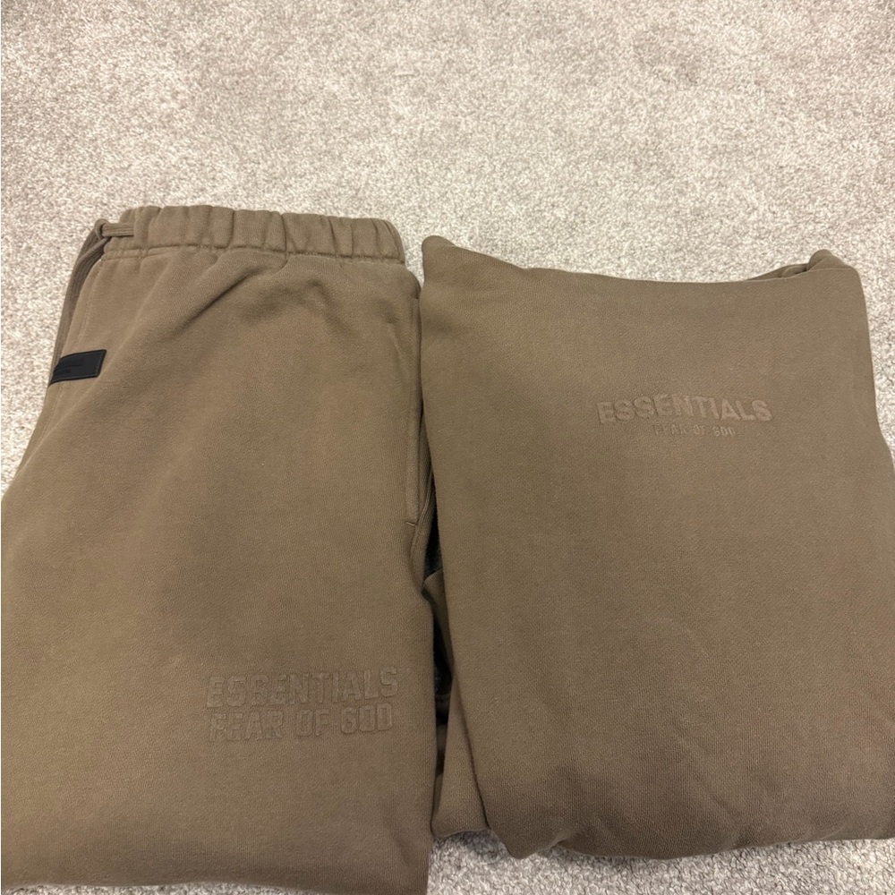 Essentials Men’s Brown Sweatshirt & Joggers Set